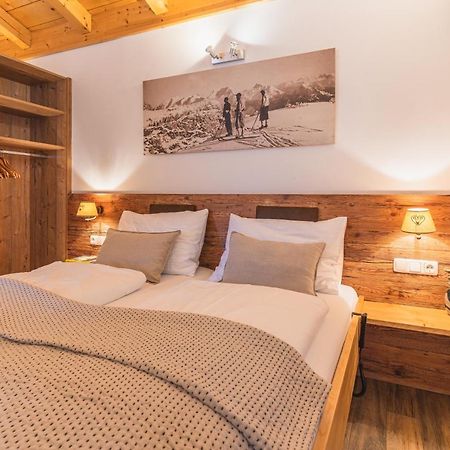Dorfchalets & Apartments - Authentic Experience In Centre Of Kaprun Including Tauernspa And Summercard Bagian luar foto