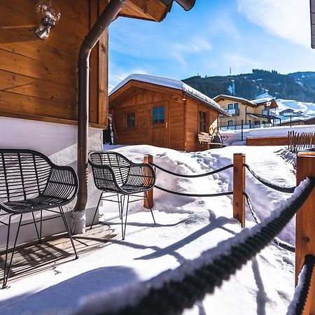 Dorfchalets & Apartments - Authentic Experience In Centre Of Kaprun Including Tauernspa And Summercard Bagian luar foto