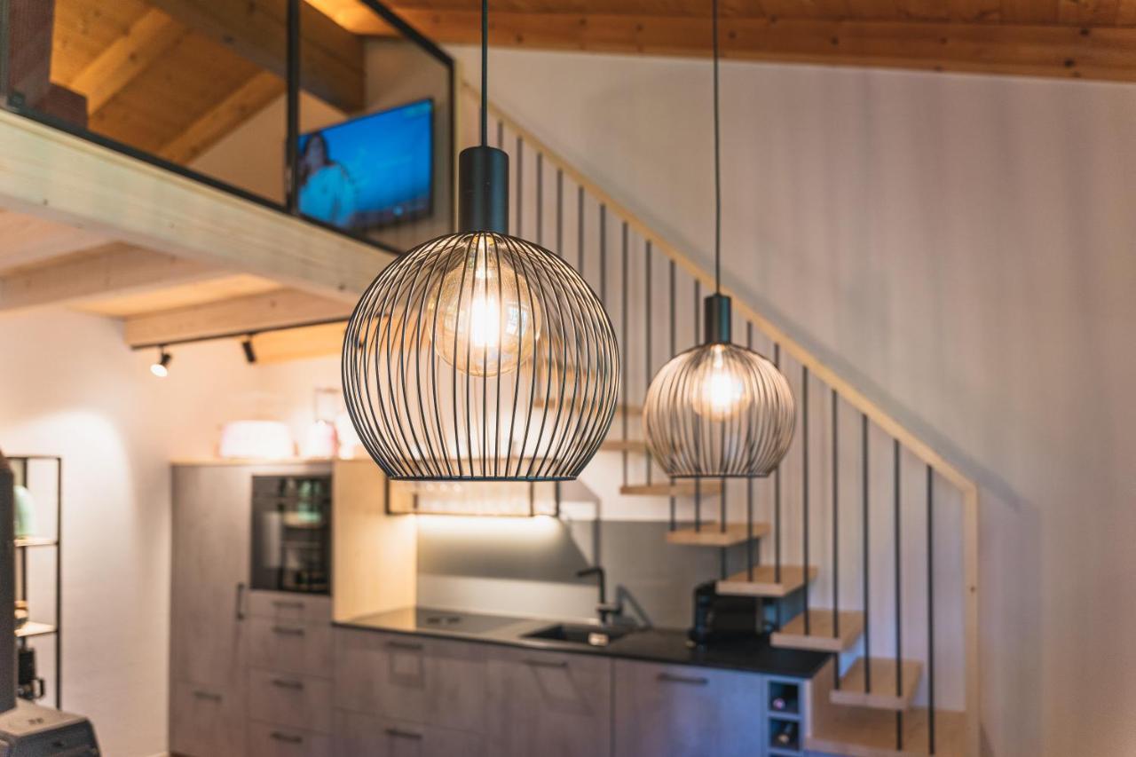 Dorfchalets & Apartments - Authentic Experience In Centre Of Kaprun Including Tauernspa And Summercard Bagian luar foto