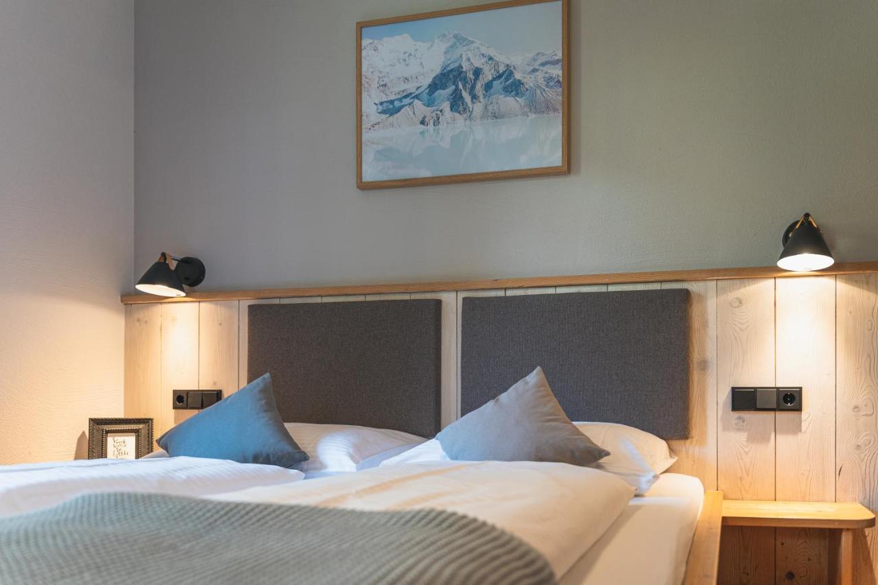 Dorfchalets & Apartments - Authentic Experience In Centre Of Kaprun Including Tauernspa And Summercard Bagian luar foto