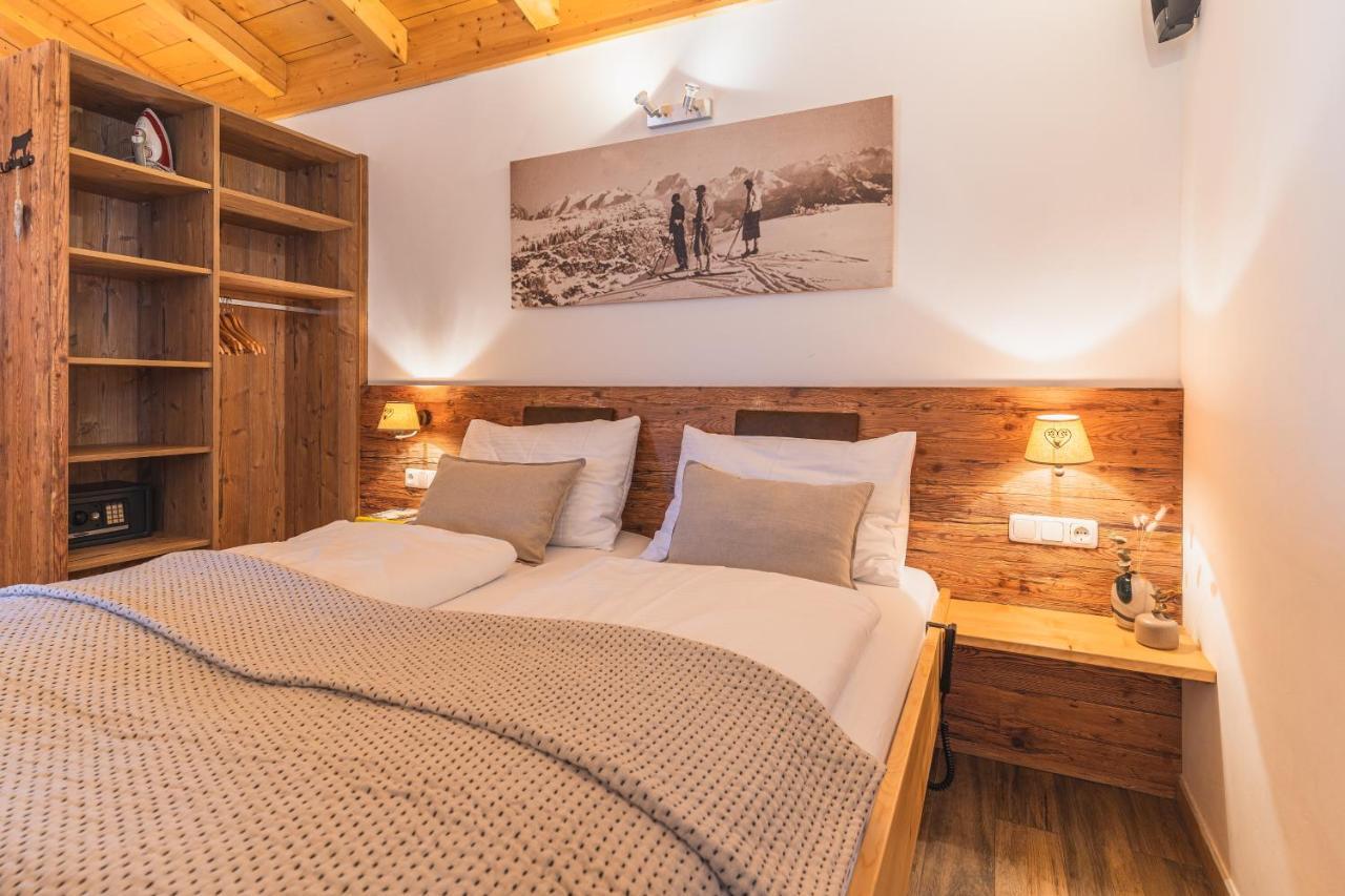 Dorfchalets & Apartments - Authentic Experience In Centre Of Kaprun Including Tauernspa And Summercard Bagian luar foto