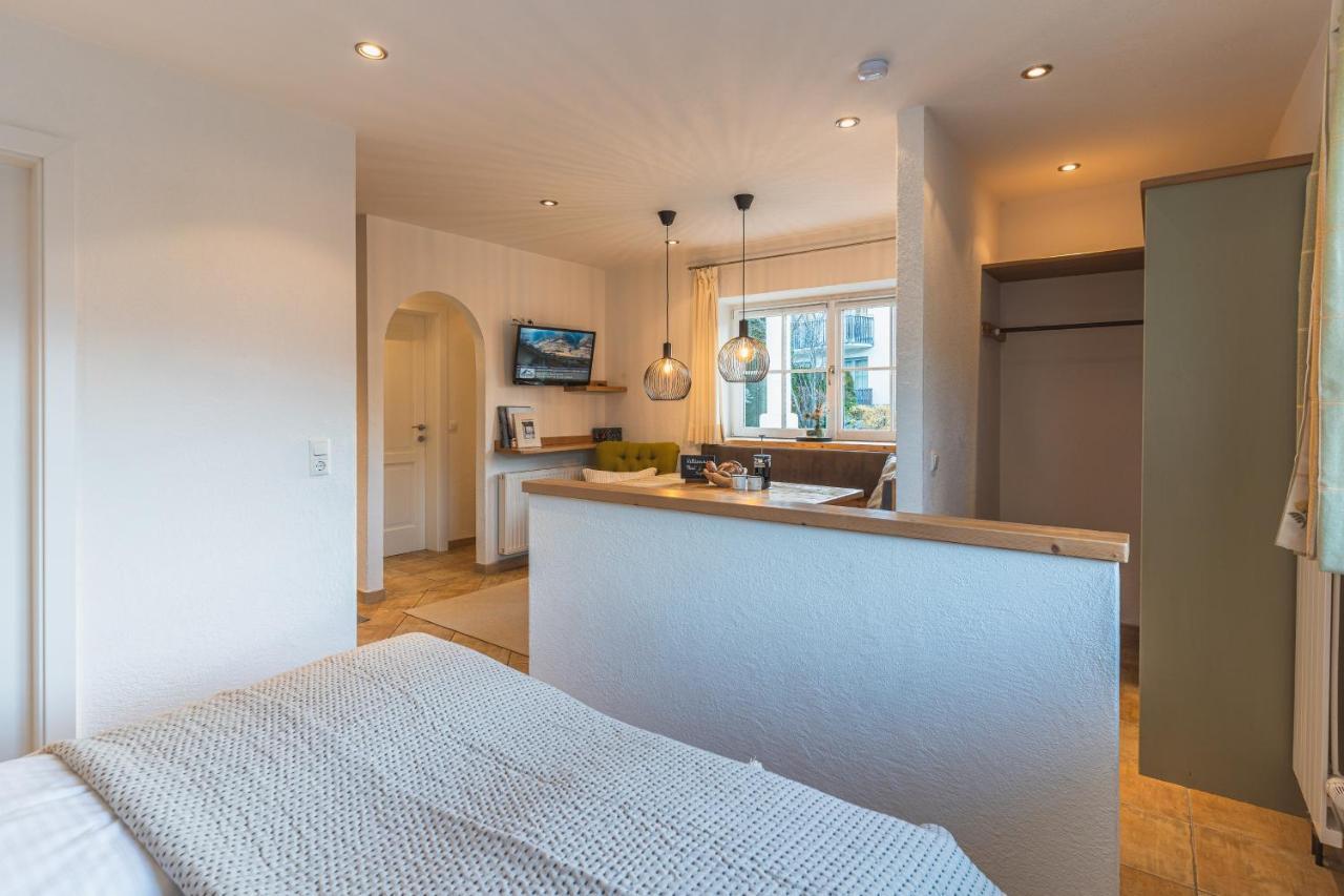Dorfchalets & Apartments - Authentic Experience In Centre Of Kaprun Including Tauernspa And Summercard Bagian luar foto