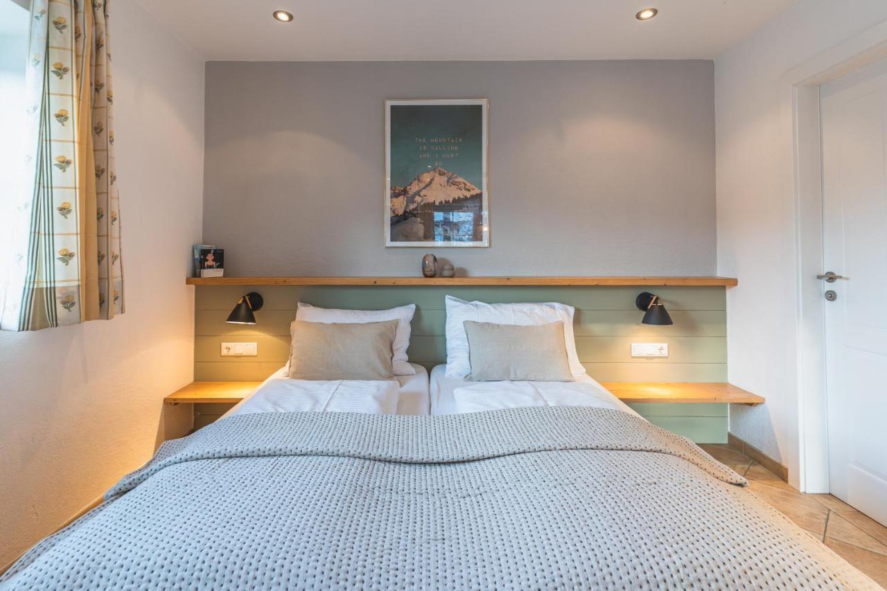 Dorfchalets & Apartments - Authentic Experience In Centre Of Kaprun Including Tauernspa And Summercard Bagian luar foto