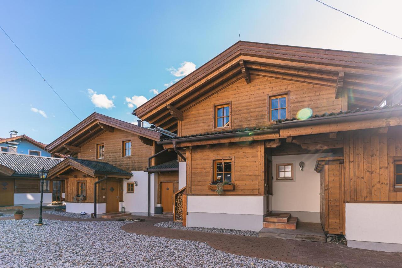 Dorfchalets & Apartments - Authentic Experience In Centre Of Kaprun Including Tauernspa And Summercard Bagian luar foto
