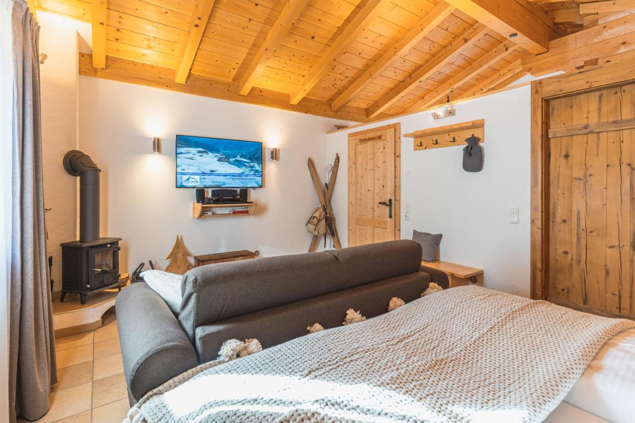 Dorfchalets & Apartments - Authentic Experience In Centre Of Kaprun Including Tauernspa And Summercard Bagian luar foto