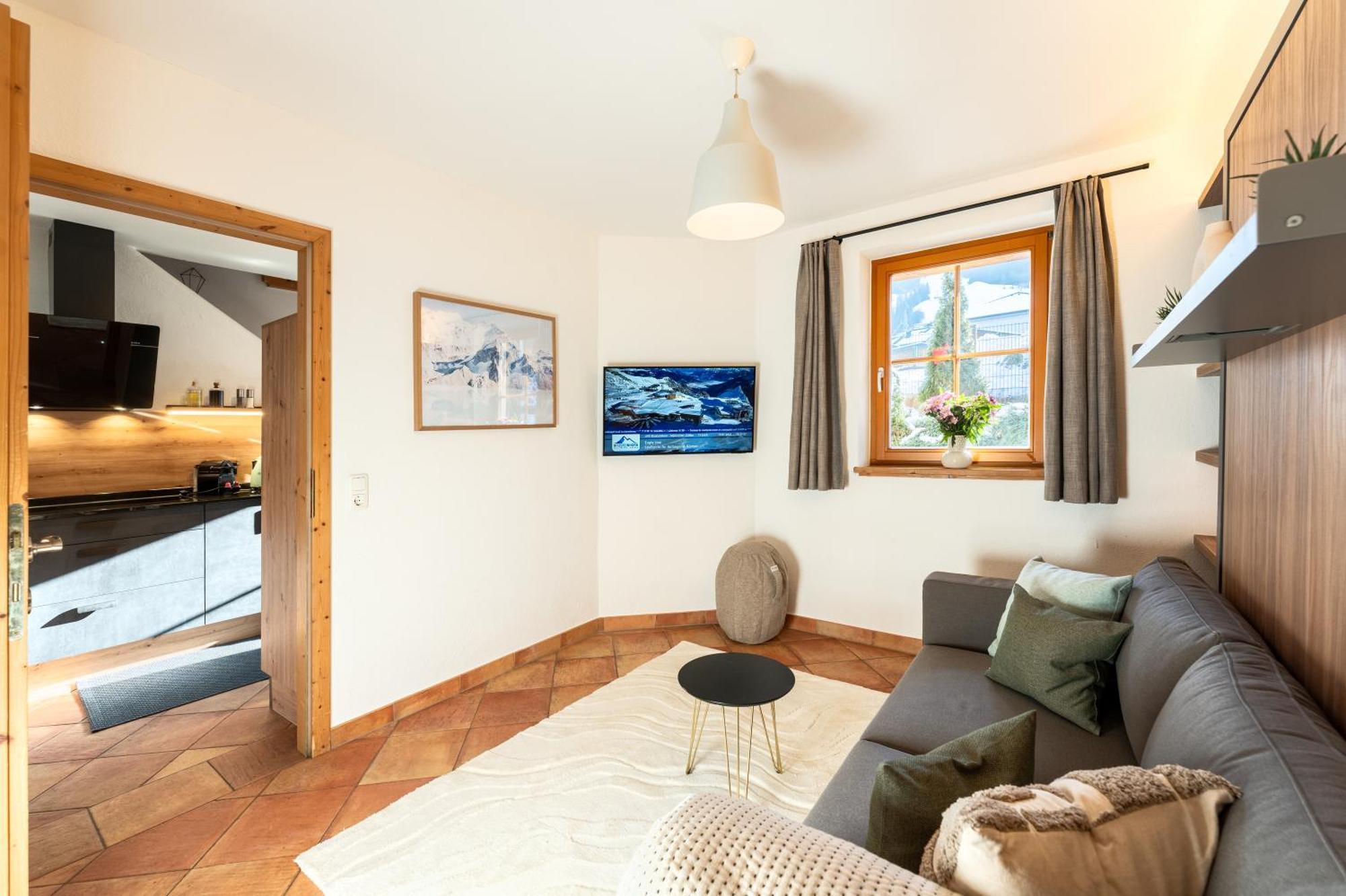 Dorfchalets & Apartments - Authentic Experience In Centre Of Kaprun Including Tauernspa And Summercard Bagian luar foto