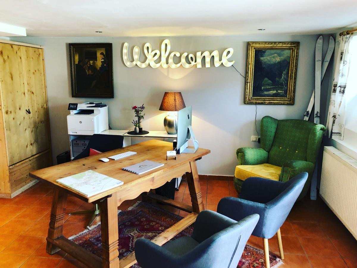 Dorfchalets & Apartments - Authentic Experience In Centre Of Kaprun Including Tauernspa And Summercard Bagian luar foto